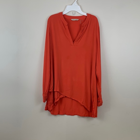 Soft Surroundings long sleeve top asymmetrical bottom tunic - Picture 3 of 9